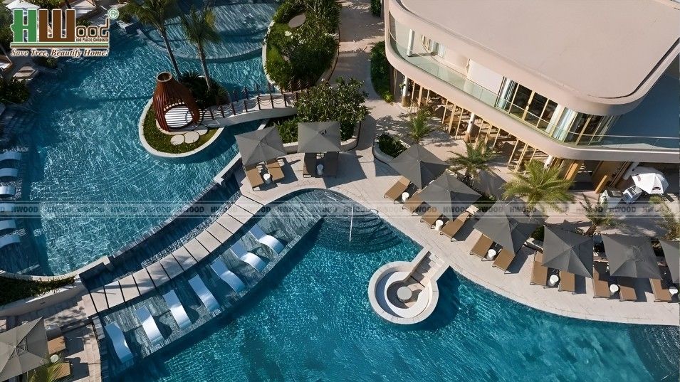 Khu hồ bơi trung tâm nghỉ dưỡng Ixora Hồ Tràm nhìn từ trên cao