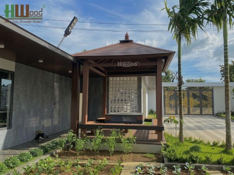 Ứng dụng xả kho tấm ốp mái lợp HWOOD cho chòi nghỉ sân vườn biệt thự
